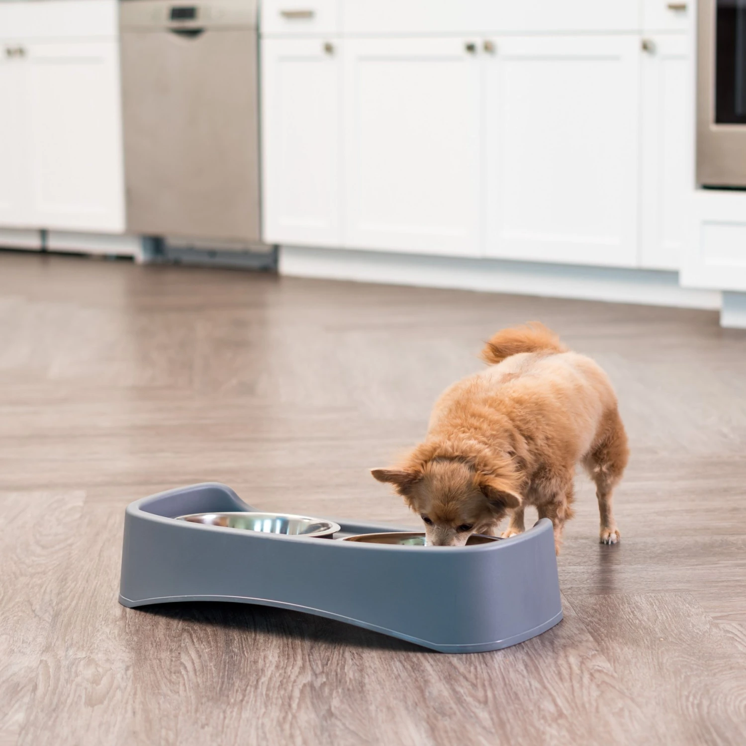 IRIS USA Elevated Dog Feeder With Attachable Feet - Image 4