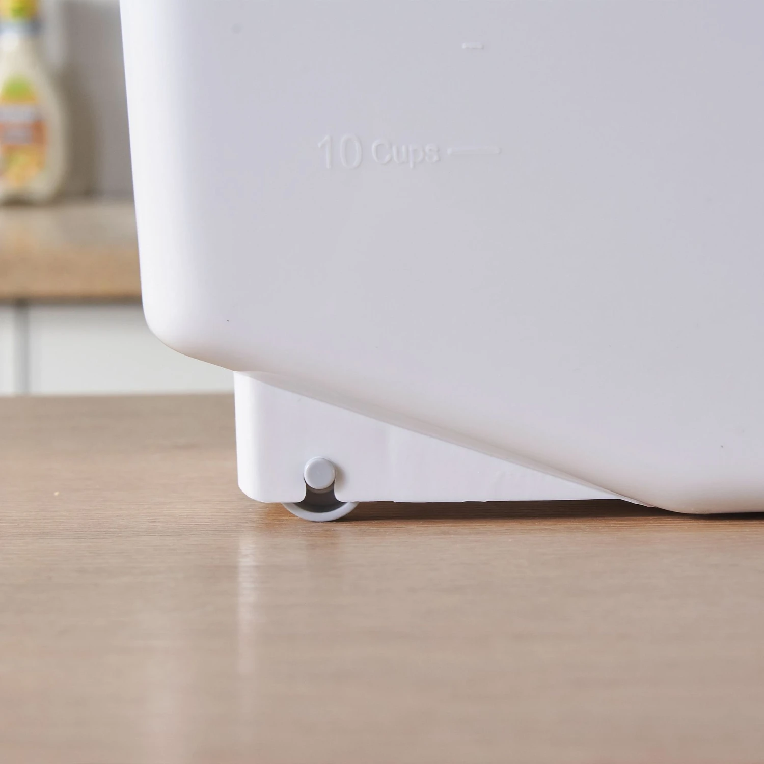 Hanamya Container With Measuring Cup Dog & Cat Food Storage - Image 9