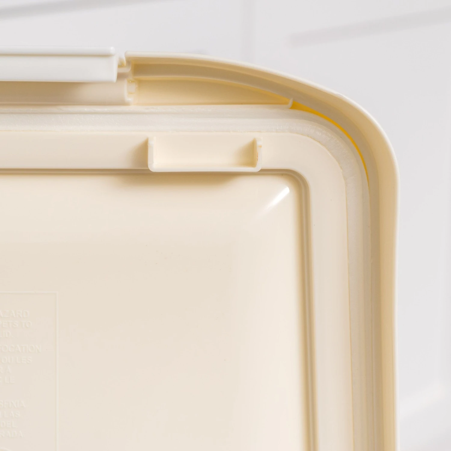 IRIS WeatherPro Airtight 3-Piece Food Storage Container - Image 6